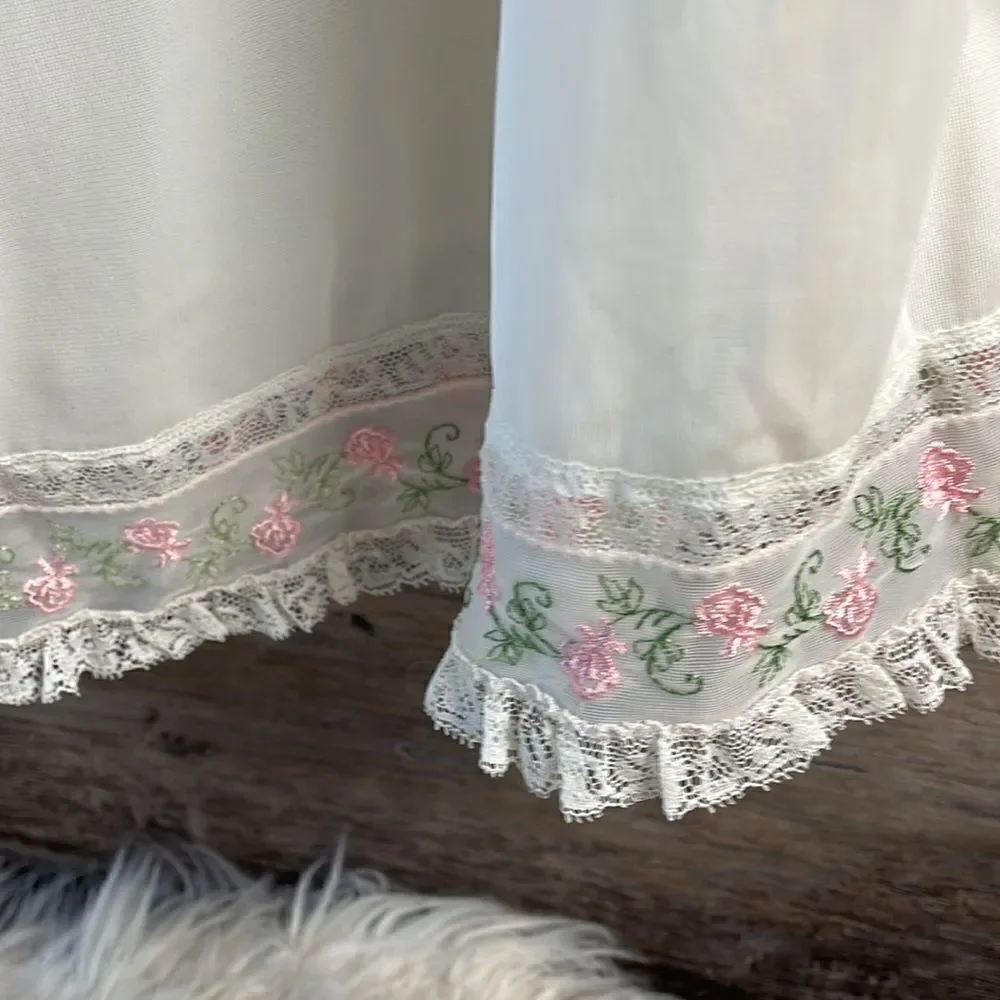 Komar Dainty Night Gown, Lace & Tiny Pink Roses&Greenery,Size Average L,Vintage